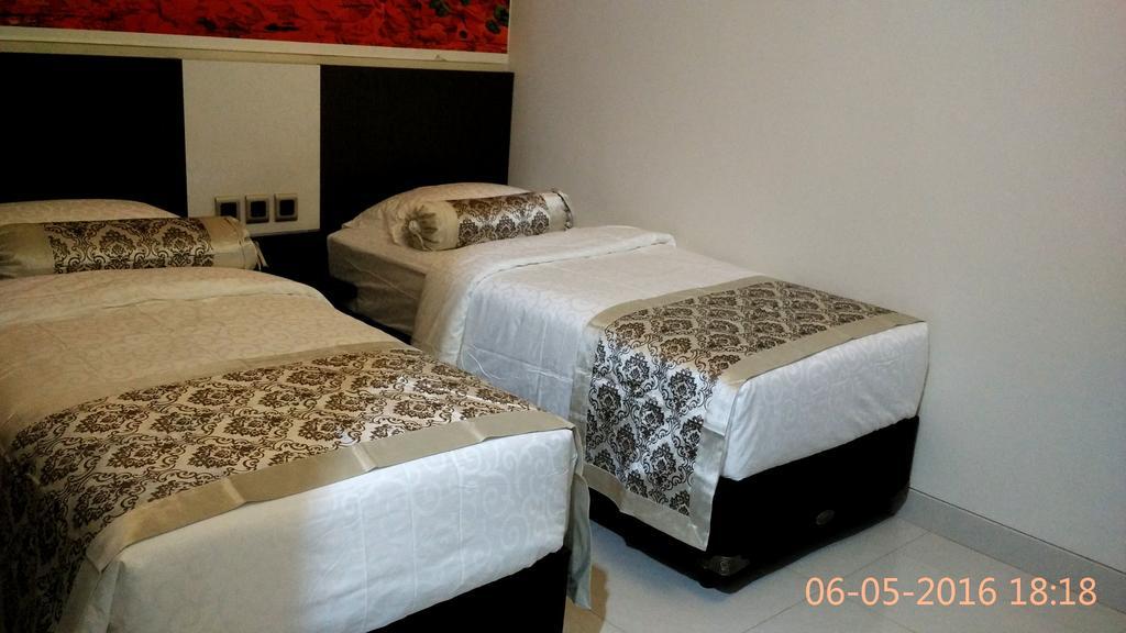 Malang City Boulevard Homestay Buitenkant foto