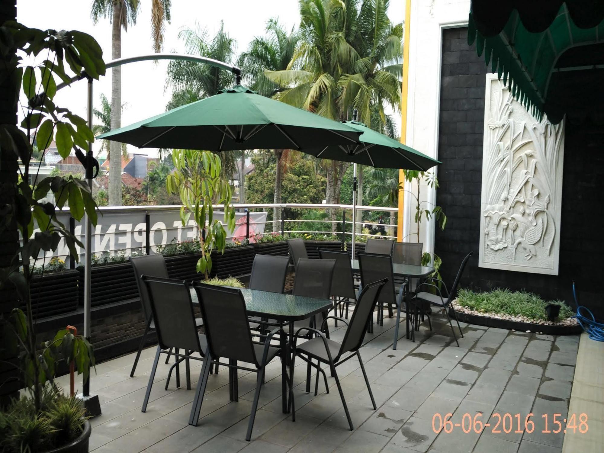 Malang City Boulevard Homestay Buitenkant foto