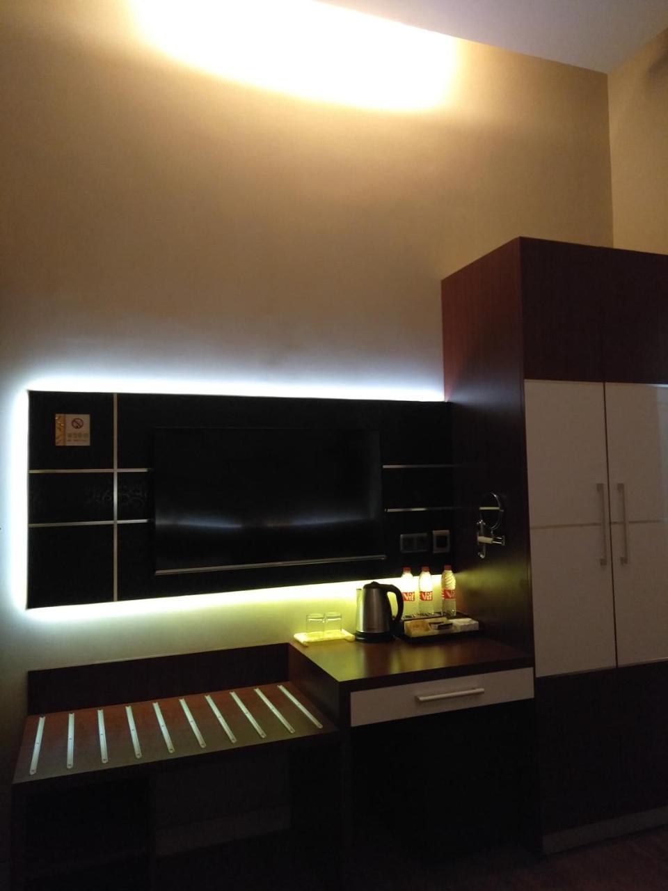 Malang City Boulevard Homestay Buitenkant foto